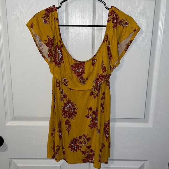 Floral Off The Shoulder Top - Picture 4 of 7